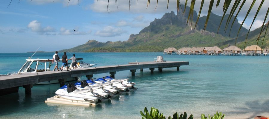 Four-Seasons-Bora-Bora-activities-pier1
